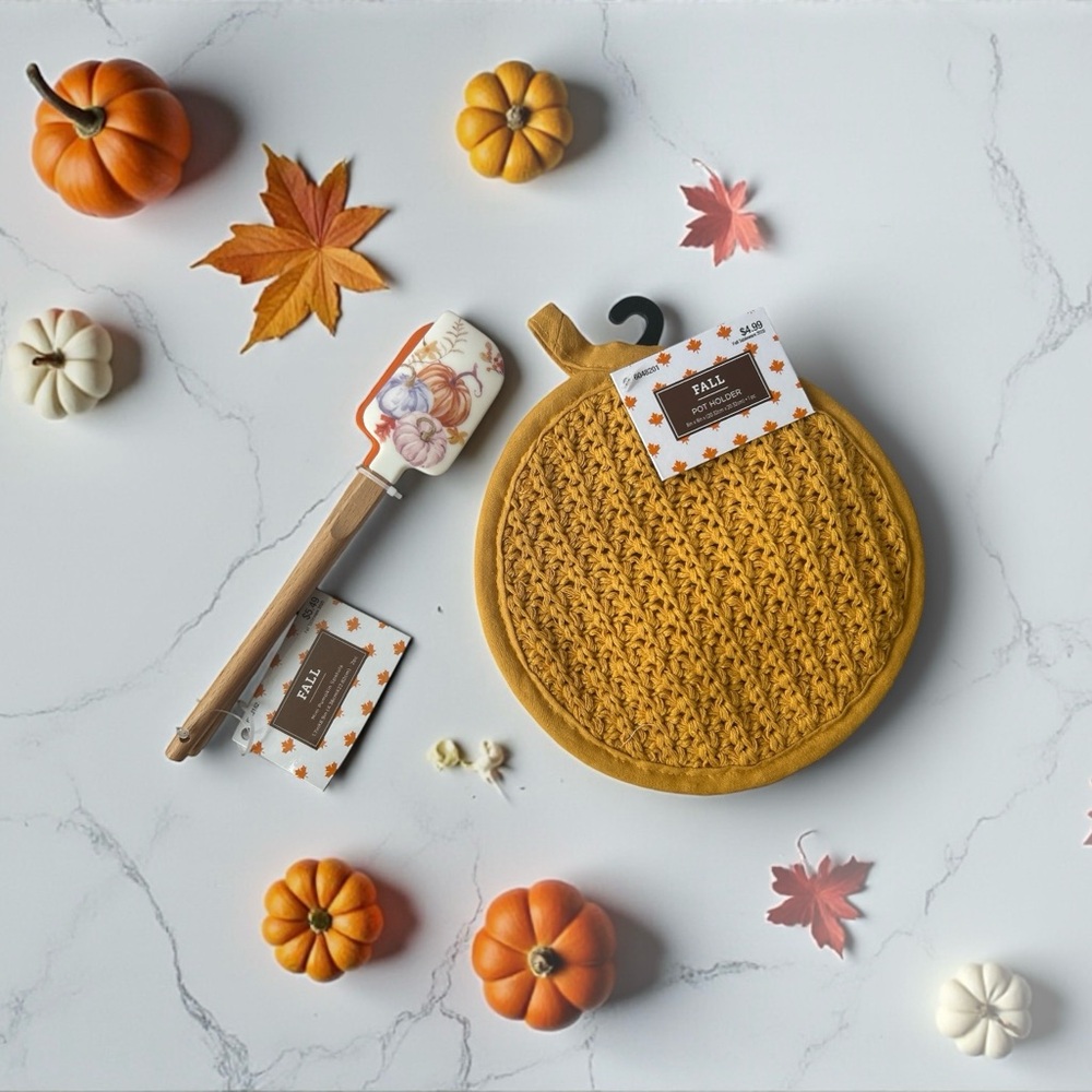 Pumpkin-Shaped Pot Holder and Spatula Set